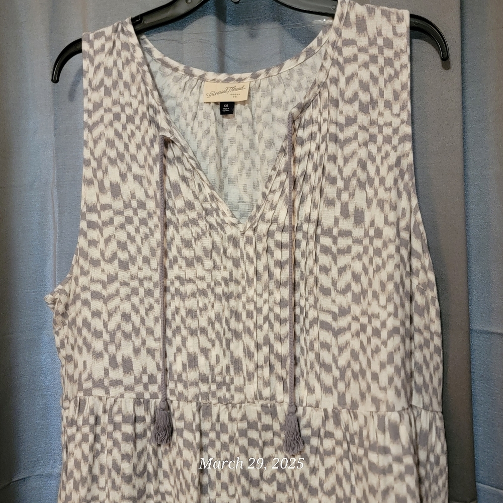 Patterned Sleeveless Dress - Picture 3 of 3
